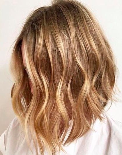 30 Couleurs de cheveux avec balayage blond miel tendance 2023 19