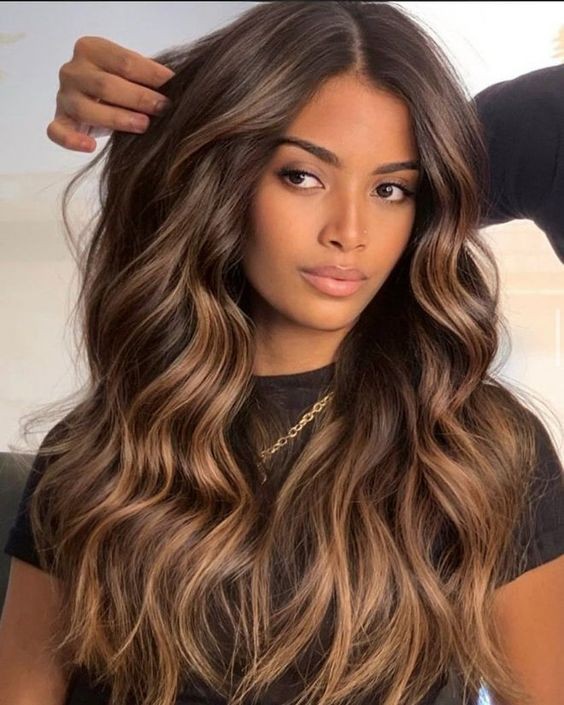 30 Couleurs de cheveux avec balayage blond miel tendance 2023 7