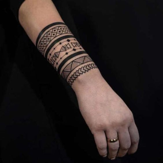 34 top idées de tatouages maori avant-bras 21