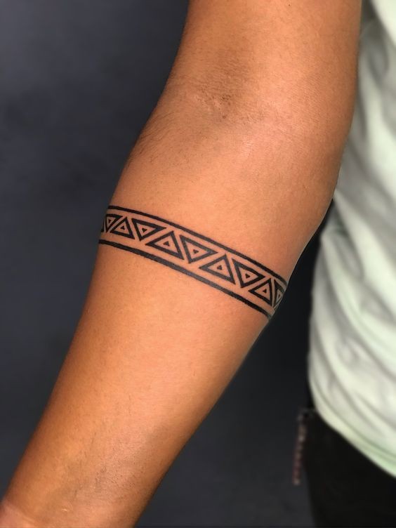 34 top idées de tatouages maori avant-bras 10