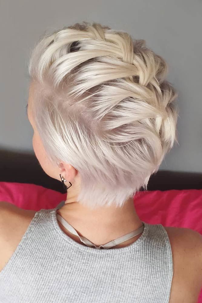 50 Coupes de Cheveux Courtes Pour Les Cheveux Fins A Essayer en 2023 4 50 Coupes de Cheveux Courtes Pour Les Cheveux Fins A Essayer en 2023 4