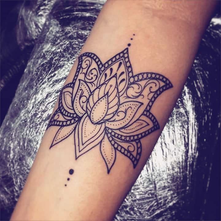 Tatouage Bras Femme Mandala
