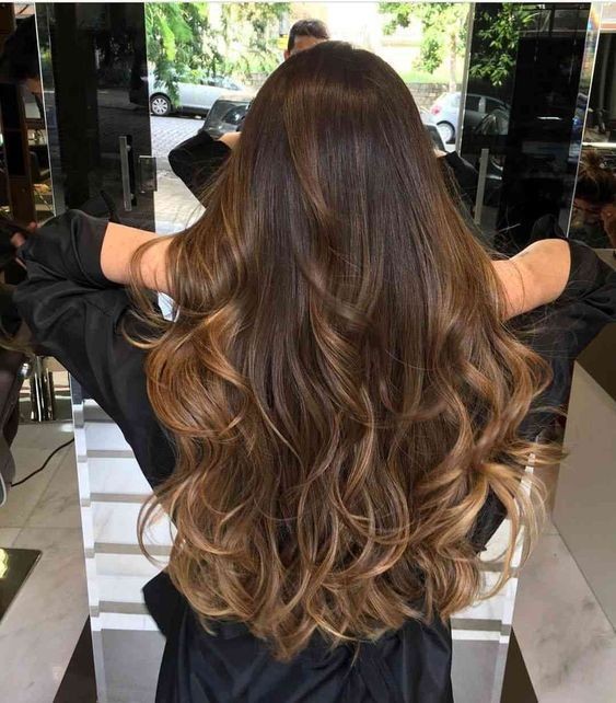 14 Balayages miel sur cheveux châtain foncé 11