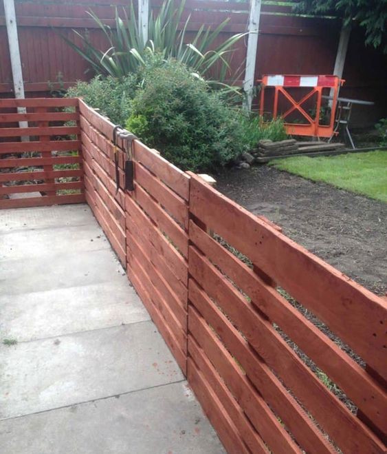 15 façons de faire des clôtures avec des palettes 3