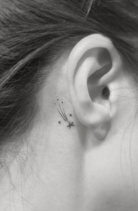19 tatouages derrière l'oreille à la fois discrets et jolis 13