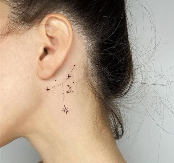 19 tatouages derrière l'oreille à la fois discrets et jolis 19
