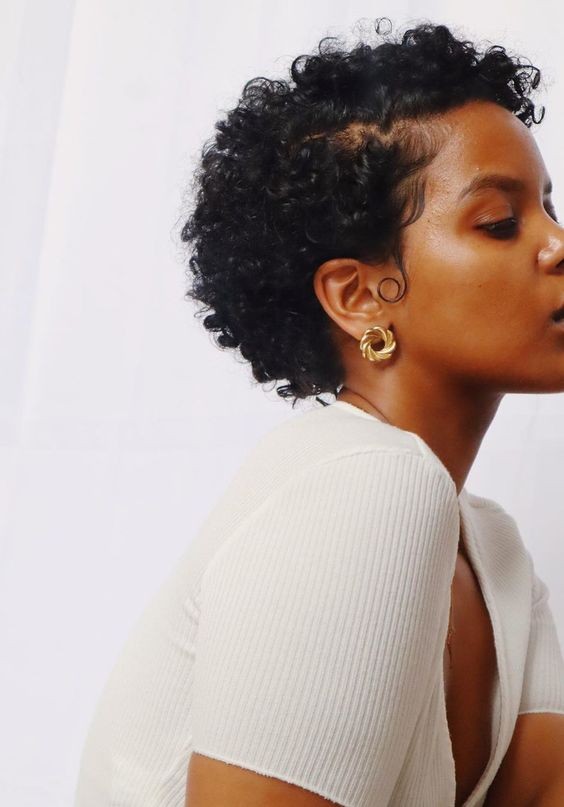 21 Coupes courtes qui rendent une femme noire irrésistible ! 18 21 Coupes courtes qui rendent une femme noire irrésistible ! 18