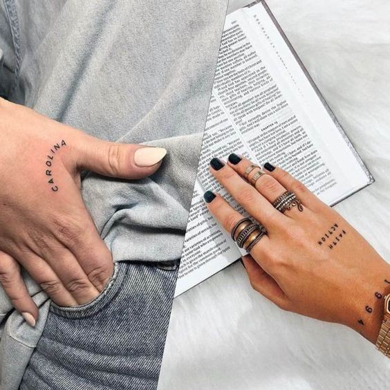 21 Idées de tatouages femme main pour s'inspirer 3