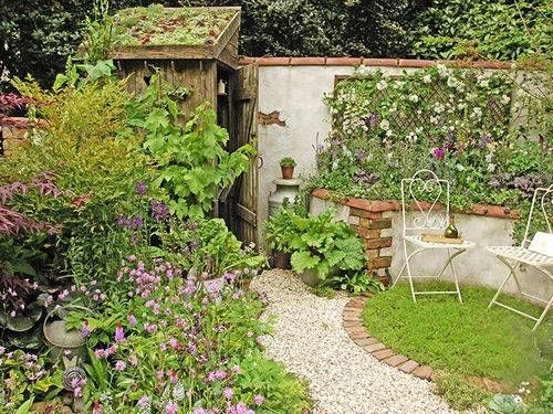 24 Idées d'aménagements de petits jardins 18
