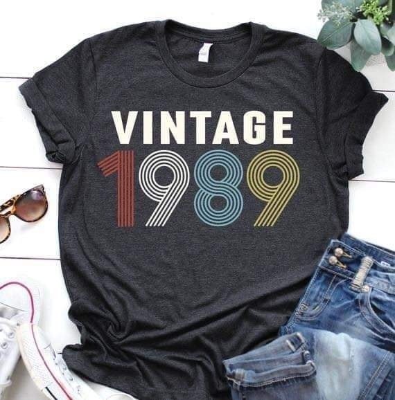 39 idées de tenues avec tee-shirt retro 28