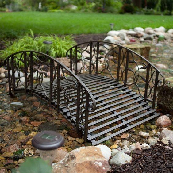 Les 40 plus beaux ponts de jardin pour s'inspirer 21