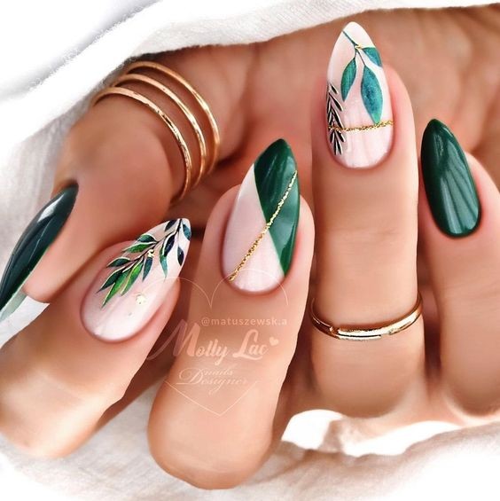 Ongles vert émeraude : 25 idées pour embellir vos ongles 24