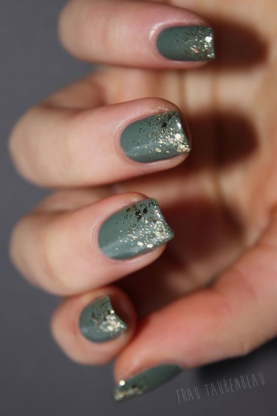 Ongles vert émeraude : 25 idées pour embellir vos ongles 18