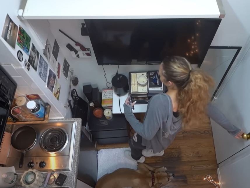Une femme explique comment elle vit dans un appartement de la taille d’un dressing à New York. 1 Une femme explique comment elle vit dans un appartement de la taille d’un dressing à New York. 1