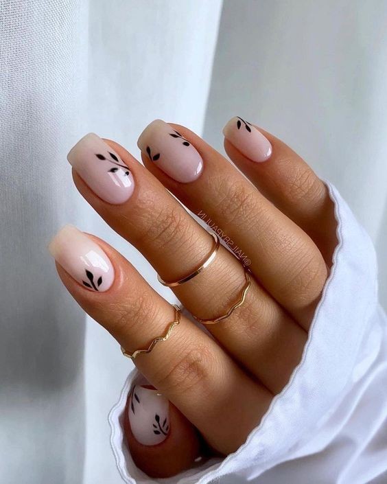 Tendance manucure 2023 : 20 idées pour des ongles stylés 1 Tendance manucure 2023 : 20 idées pour des ongles stylés 1