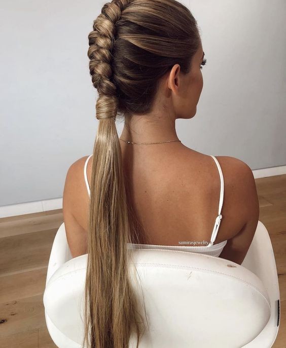 23 idées de coiffures avec des tresses pour cheveux longs 17