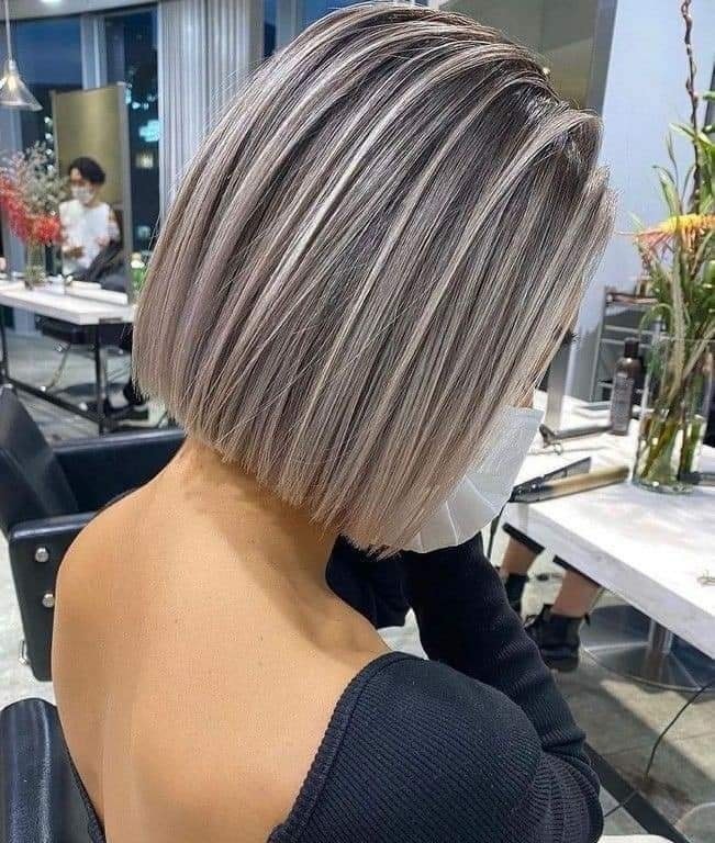 17 Coupes bob avec mèches blondes pour un changement de look 2 17 Coupes bob avec mèches blondes pour un changement de look 2