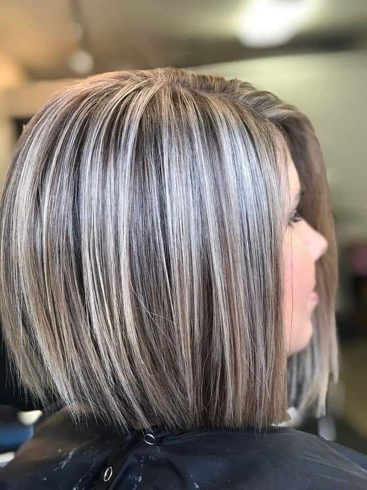 17 Coupes bob avec mèches blondes pour un changement de look 17 17 Coupes bob avec mèches blondes pour un changement de look 17