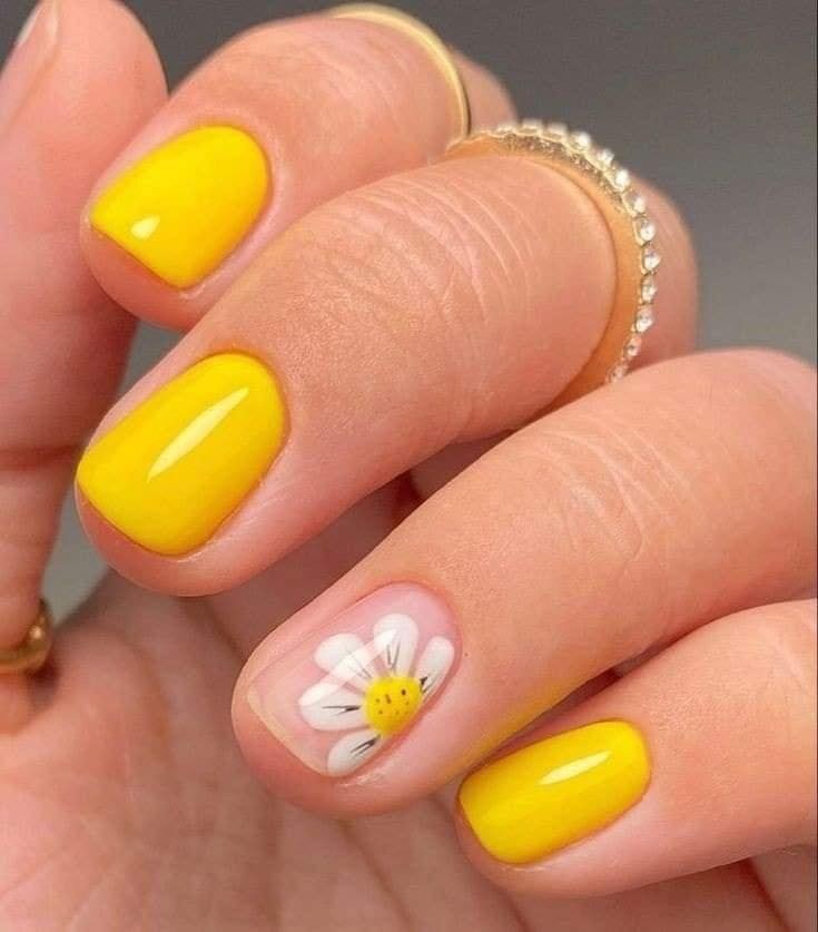 22 idées d'ongles jaunes ou moutarde 11