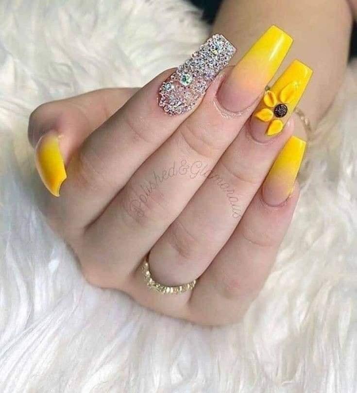 22 idées d'ongles jaunes ou moutarde 14