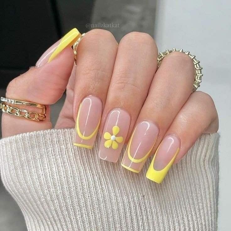 22 idées d'ongles jaunes ou moutarde 15