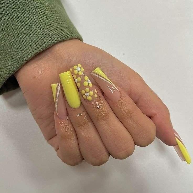 22 idées d'ongles jaunes ou moutarde 16