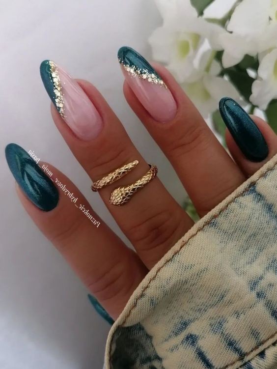 Ongles vert émeraude : 25 idées pour embellir vos ongles 1