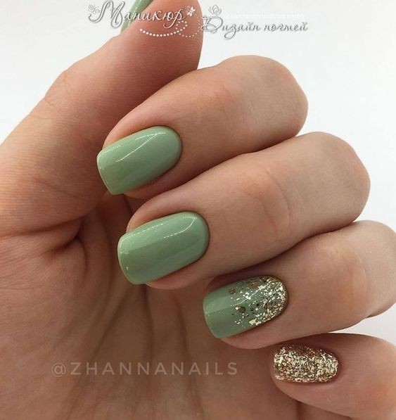 Ongles vert émeraude : 25 idées pour embellir vos ongles 11