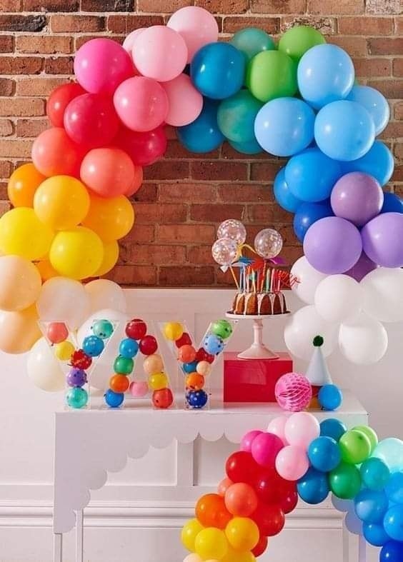 30 décorations d'anniversaire très colorées pour s'inspirer 10