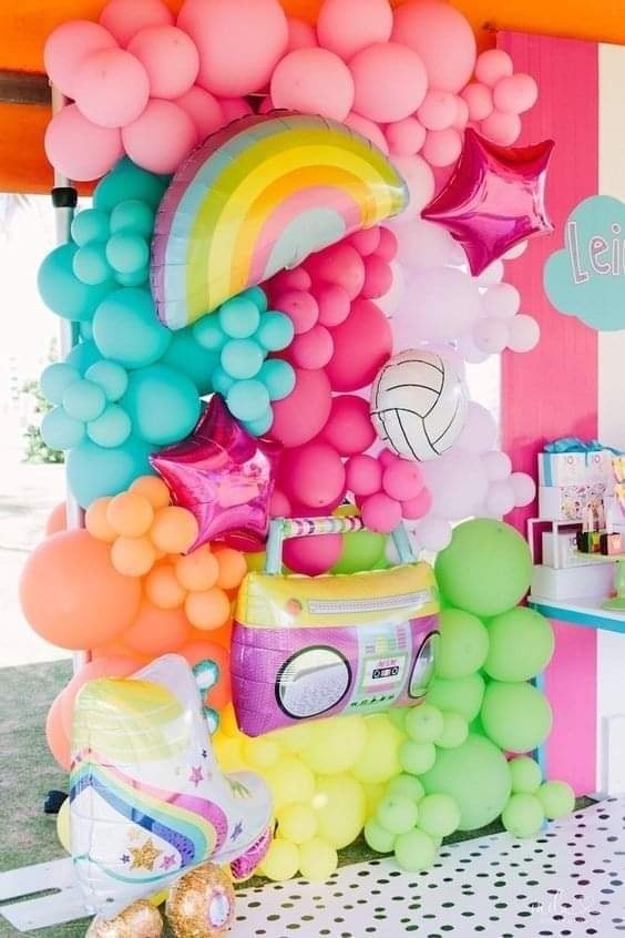 30 décorations d'anniversaire très colorées pour s'inspirer 12