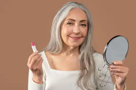 10 erreurs de maquillage les plus courantes chez les femmes de plus de 50 ans et comment les éviter 1