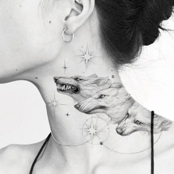 50 tatouages étonnants pour femmes, dignes d'un dur à cuire 15 Badass wolves tattoo on the neck by @masa__island- Stunning Badass Tattoos For Women