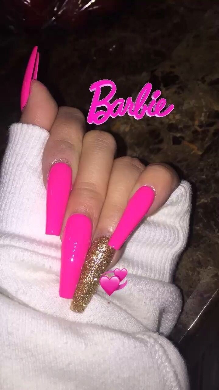 17 idées pour des ongles roses Barbie 16 17 idées pour des ongles roses Barbie 16