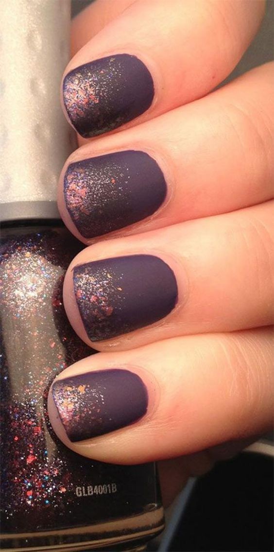 17 top idées d'ongles paillettes pour une manucure chic qui va te faire briller de mille feux 11