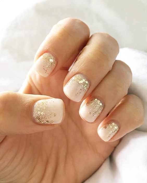 17 top idées d'ongles paillettes pour une manucure chic qui va te faire briller de mille feux 14