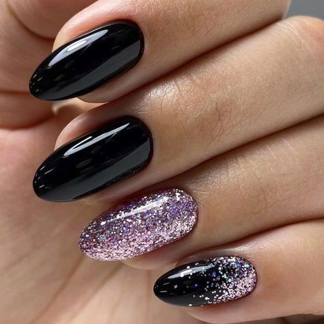 17 top idées d'ongles paillettes pour une manucure chic qui va te faire briller de mille feux 15