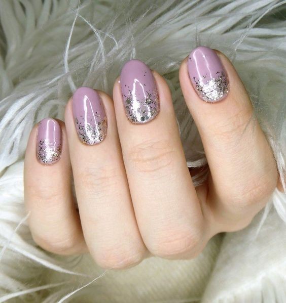 17 top idées d'ongles paillettes pour une manucure chic qui va te faire briller de mille feux 16