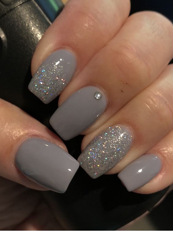 17 top idées d'ongles paillettes pour une manucure chic qui va te faire briller de mille feux 17