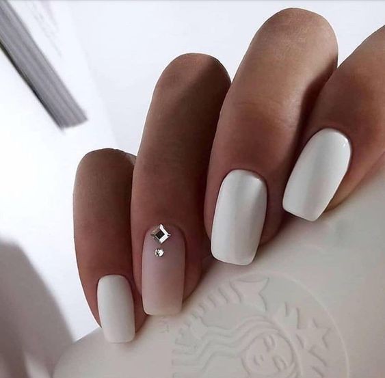 19 Top idées de vernis à ongles blancs style Milky Nails 15