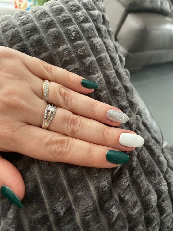 19 top idées vernis à ongles vert sapin 16