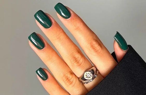 19 top idées vernis à ongles vert sapin 7