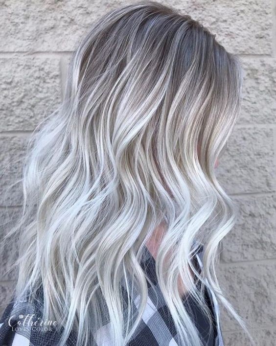 23 Balayages sur cheveux blancs qui rendent une femme irrésistible 6