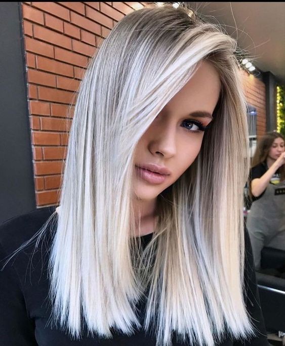 23 Balayages sur cheveux blancs qui rendent une femme irrésistible 2