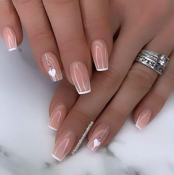 23 Idées pour Sublimer vos Ongles le Jour de votre Mariage 15 23 Idées pour Sublimer vos Ongles le Jour de votre Mariage 15