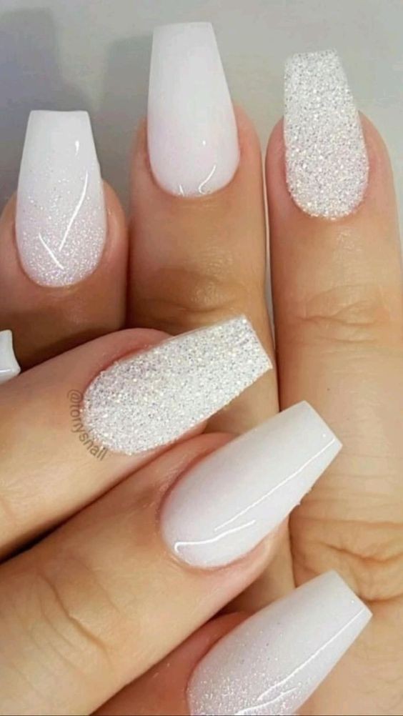 23 Idées pour Sublimer vos Ongles le Jour de votre Mariage 17 23 Idées pour Sublimer vos Ongles le Jour de votre Mariage 17