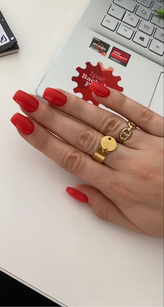 33 top idées de vernis à ongles rouges 26