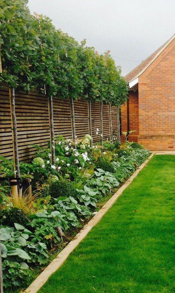 35 Clôtures décorées de petits jardins qui apportent de la vitalité à votre maison 31