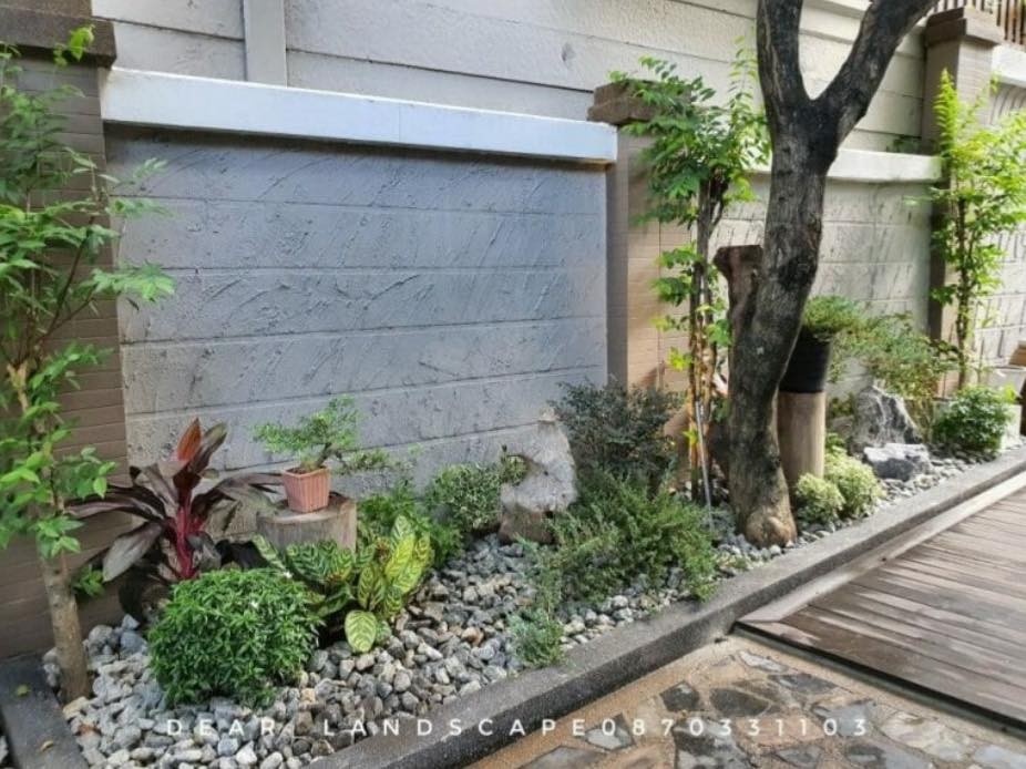 35 Clôtures décorées de petits jardins qui apportent de la vitalité à votre maison 16