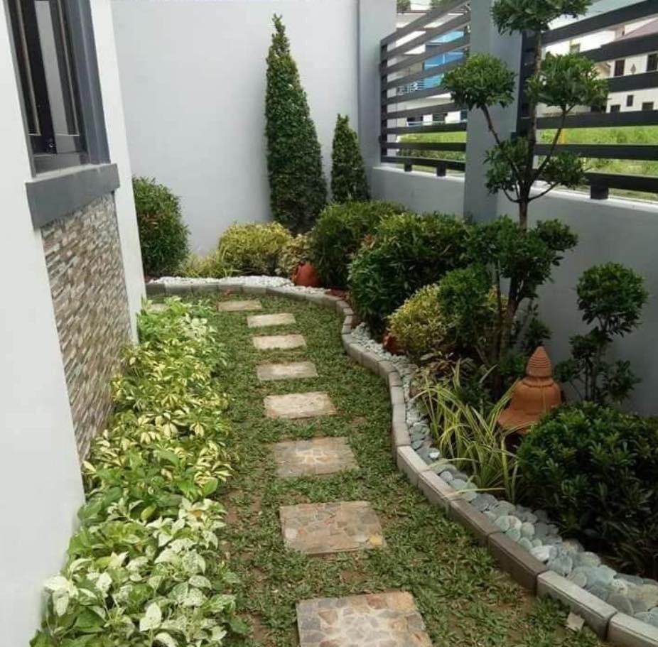 35 Clôtures décorées de petits jardins qui apportent de la vitalité à votre maison 20