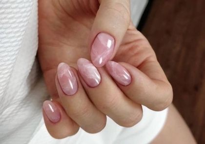 42 top idées d'ongles en amande courts 17